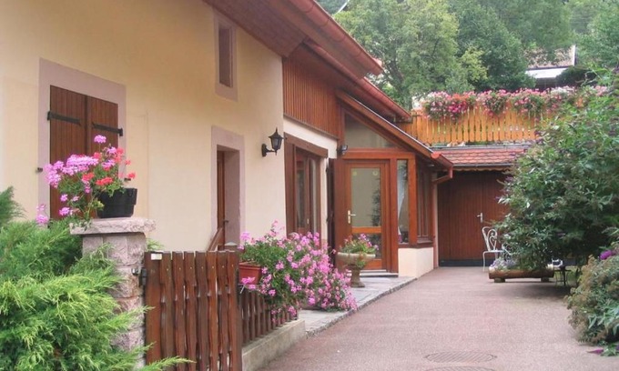 Breitenbach-Haut-Rhin House | Gîte au calme avec 2 chambres, terrasse, jardin, BBQ et parking inclus à Breitenbach-Haut-Rhin - FR-1-744-42