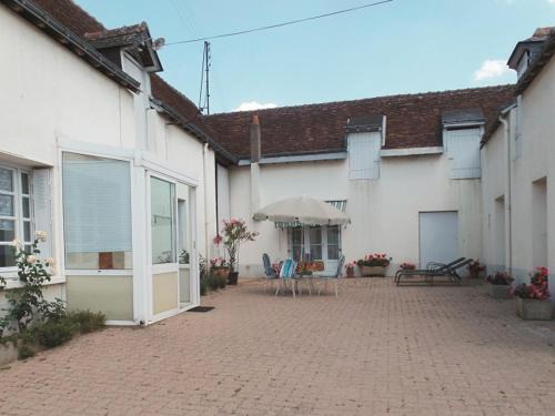 Vernou-sur-Brenne House | Gîte charmant près de Tours et Amboise avec Wi-Fi, cour privative, garage à vélos, accepte animaux - FR-1-381-503