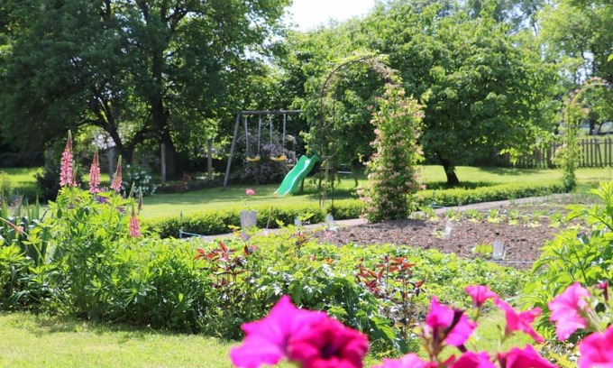 Saint-Blin House | Gîte de caractère avec jardin, terrasse, et équipements pour enfants à Saint-Blin - FR-1-611-31