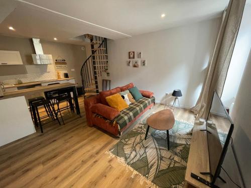 Chauvigny Apartment | Gîte De la Cour au Grenier 2