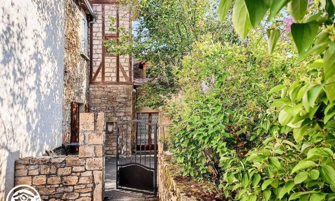 Autoire House | Gîte de la Maynardière - AUTOIRE