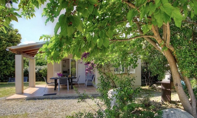 Solaro House | Gîte I au Bord de la Rivière Avec Piscine