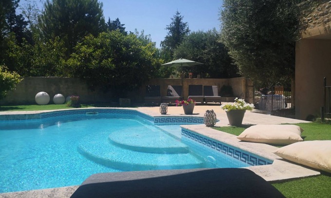 Le Thor House | Gîte in Provence swimming pool Mas de charme