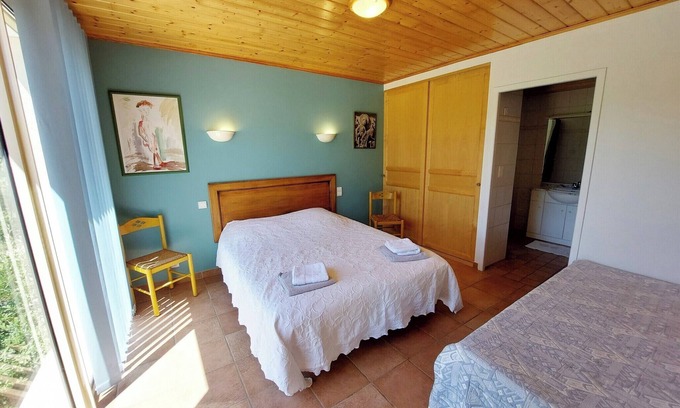 Simeyrols Apartment | Gîte La Rotonde in nature, close to Sarlat, Dordogne, for 2-6 pers.