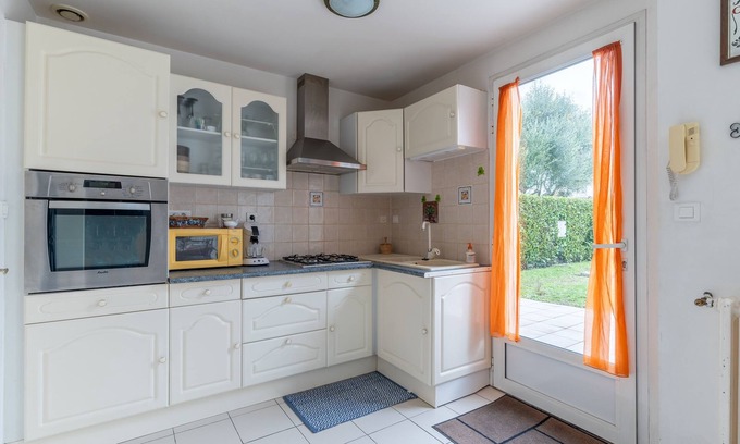 Pessac House | Gîte Lauréac - Maison avec jardin