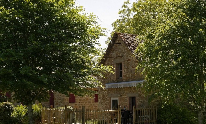 Hautefage House | Gîte Le Four a Pain Charlannes 5 pers