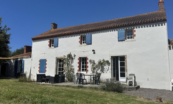 Saint-Julien-des-Landes Ski Chalet | Gîte Les Fragonnettes