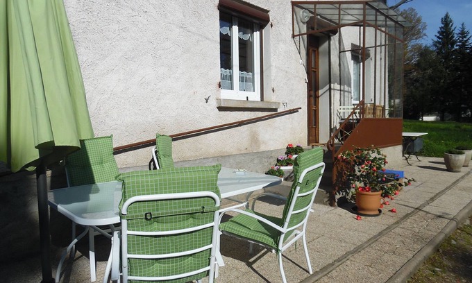 Peschadoires House | Gîte Thiers exit 29 A89 Fair Cournon 25m Park Livradois Forez 6 p 3 ch