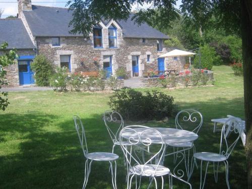 Plouguenast Bed & Breakfast | Gîtes chez l'habitant La Touche d'en Bas