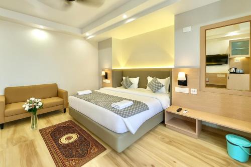 New Manali Hotel | G-Resort Sea View - Marine Drive, Puri Air-Conditioned Rooms with Balconies, Pool, Restaurant, & Free Wi-Fi - Luxury Hotel Inn Puri