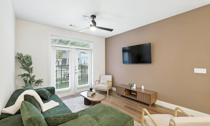 Fort Worth Condo | G11036 Luxury Living DT Fort Worth 2B2B
