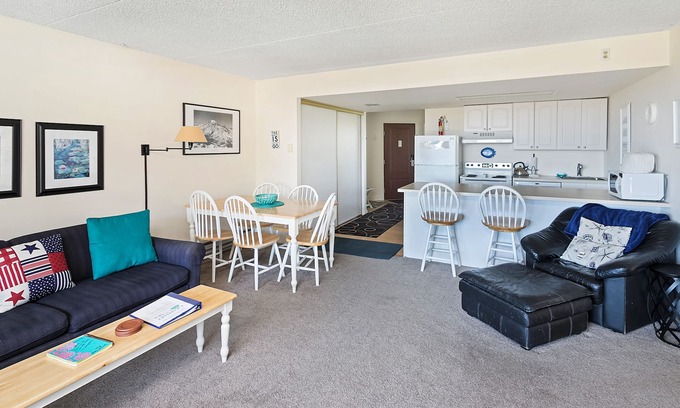 Gearhart Condo | G600 is a 2bdrm condo located on the first floor with limited ocean views. No cleaning fees