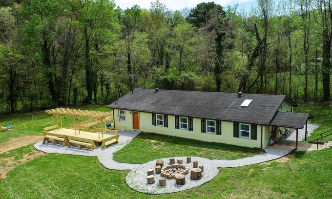 Chattanooga Valley House | GA Retreat ~ 10 Mi to Rock City Chattanooga!