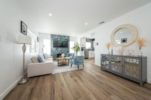 Van Nuys Villa | Gated Private Home next to Universal Studios