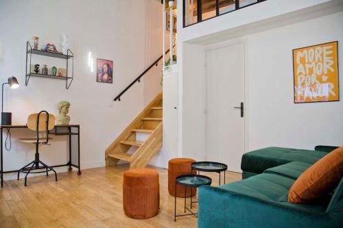Odeon Apartment | Gabrielle - Authentic Loft Saint-Germain Luxembourg Courtyard