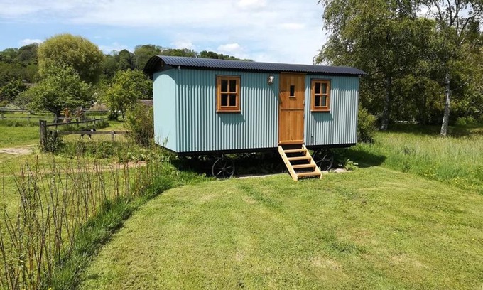 Buckland Newton House | Gaggle of Geese Pub - Shepherd Huts & Bell Tents
