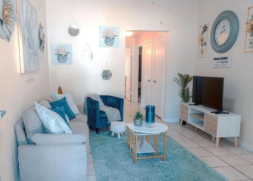 Gainesville House | Gainesville Charm- Cozy, Comfortable, Convenient