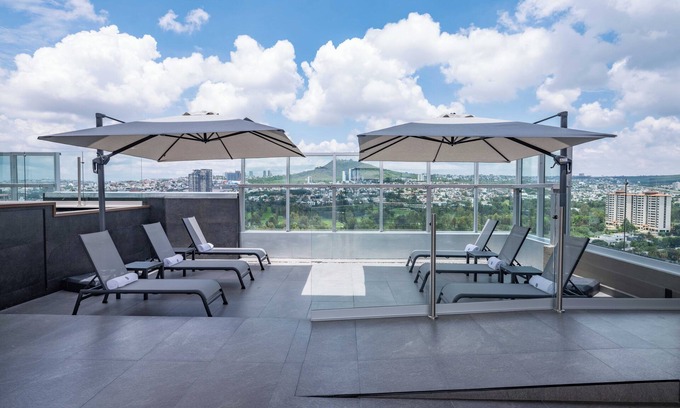 Leon Hotel | Galeria Plaza Leon