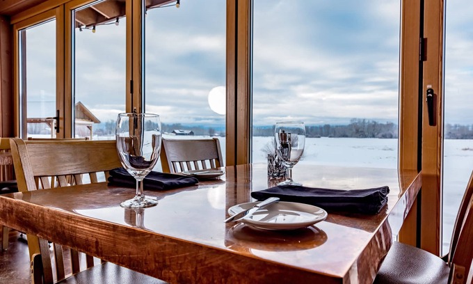 Bozeman Cabin | Gallatin River Lodge