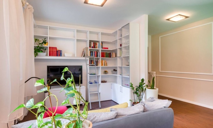 Historic Centre Apartment | Galleria Eremitani Exclusive Elegant Apartment
