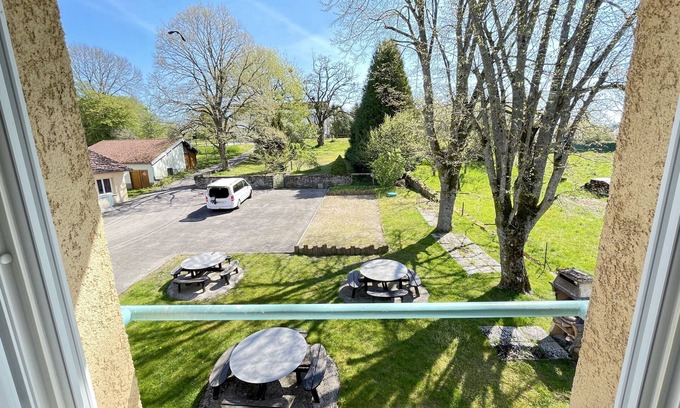 Forges-les-Bains Apartment | Gambetta: Attractive apartment 350 meters from the spa (parking)