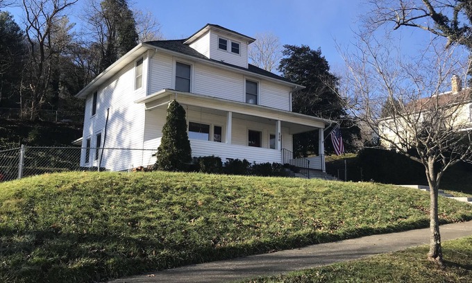 Fourmile House | Gambrel House