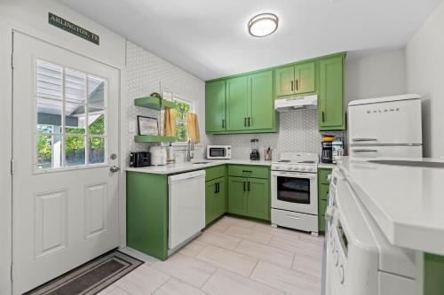 Central Arlington House | Game Day Getaway