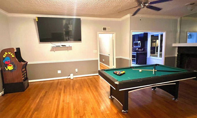 Tuscaloosa House | Game-Day home away from home! Close to Bryant Denny Stadium!