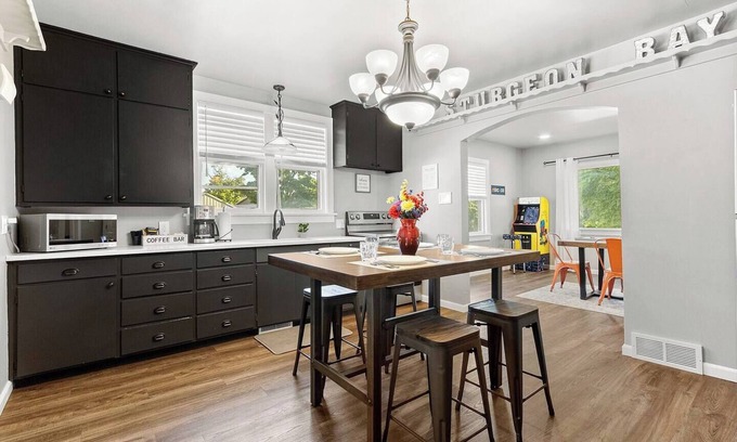 Sturgeon Bay House | Game Rm, Walk to Downtown, King Bed, Great 4 Kids