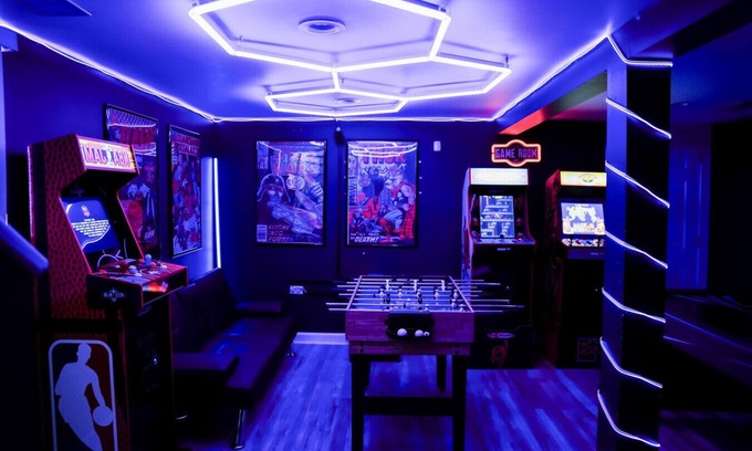 Belmont Cragin Apartment | Game Room Fire-pit Playground Gym Billiard