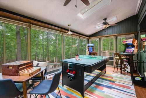 Massanutten House | Game Room Hot Tub Mins to Slopes Fire Pit