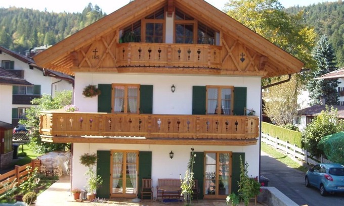 Mittenwald Apartment | Gamsanger, house - apartment/1 bedroom/shower, bath, toilet