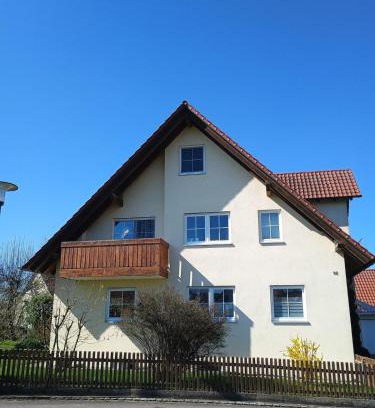 Wertingen Apartment | Ganze Wohnung mit Balkon, bis 5 Personen rund 90 qm