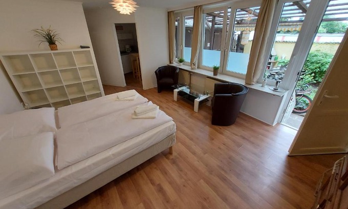 Neustadt-Nord Apartment | Garden Apartment