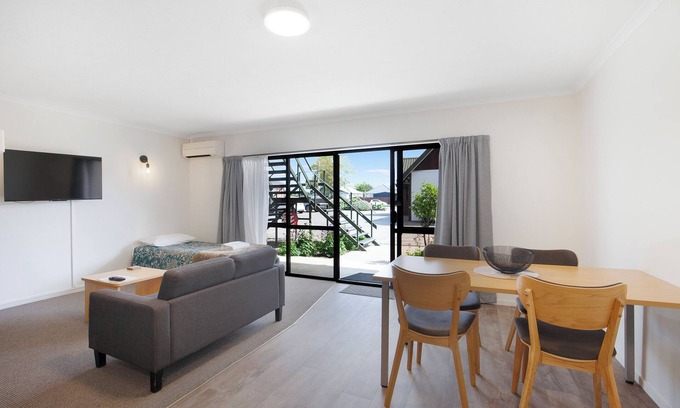 Redwood Hotel | Garden City Motel