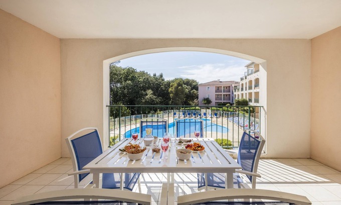 Six-Fours-les-Plages House | Garden & City Six-Fours-les-Plages