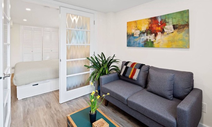 Fairfield House | Garden City Suite: Perfect Location & Comfort