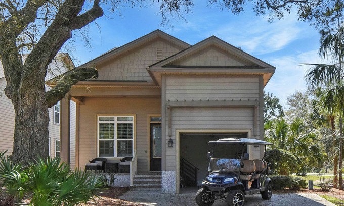 Jekyll Island House | Garden Cottage 63 - Seaside Grace - 3 king beds.
