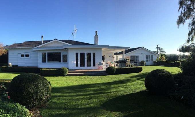 Te Horo House | Garden cottage Te Horo