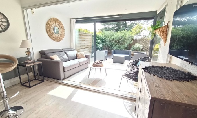 Cap d'Agde Apartment | Garden flat, air-conditioned, edge of golf course, sleeps 6, swimmingpool&tennis