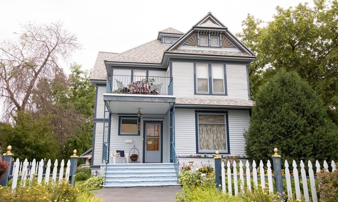 Sturgeon Bay Bed & Breakfast | Garden Gate BnB