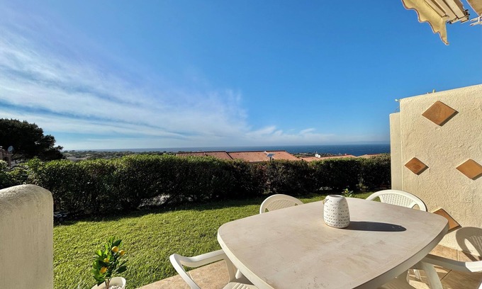 Marine de Saint Ambroggio Apartment | Garden level apartment with sea view