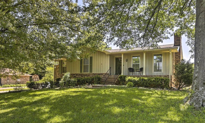 Hendersonville Apartment | Garden-Level Hendersonville Apt: 20 Mi to Broadway