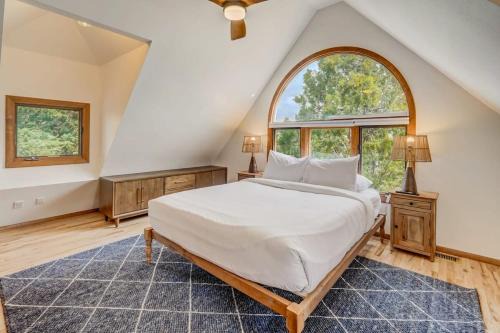 West Colorado Springs Apartment | Garden of the Gods Base Camp Dog-Friendly