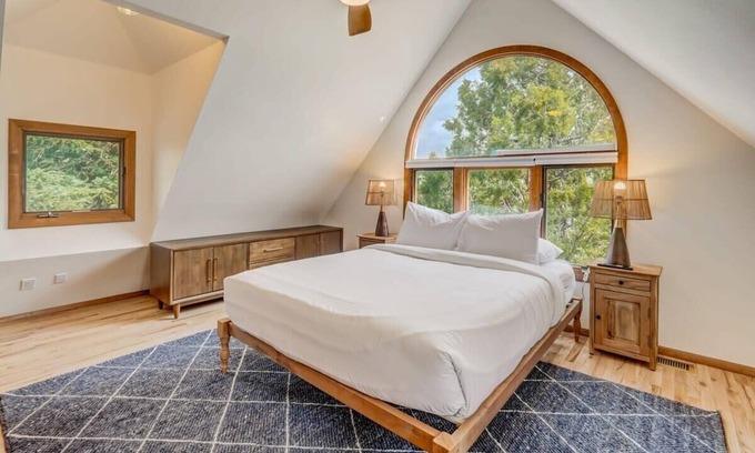 West Colorado Springs Apartment | Garden of the Gods Base Camp Dog-Friendly