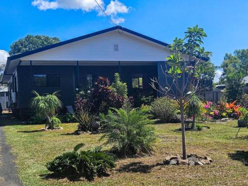 Cooktown House | Garden Street Haven