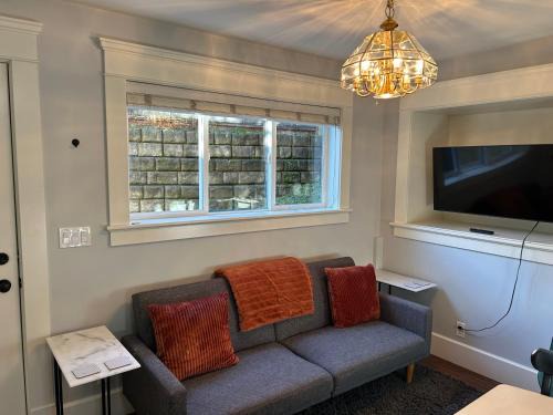 Victoria Apartment | Garden Suite in Colwood