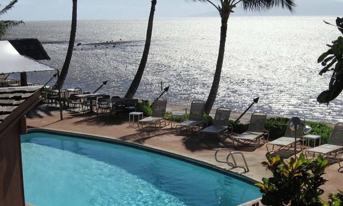 Kaunakakai House | Garden View Full: Cozy Comfort, Tropical Garden Views at Hotel Molokai