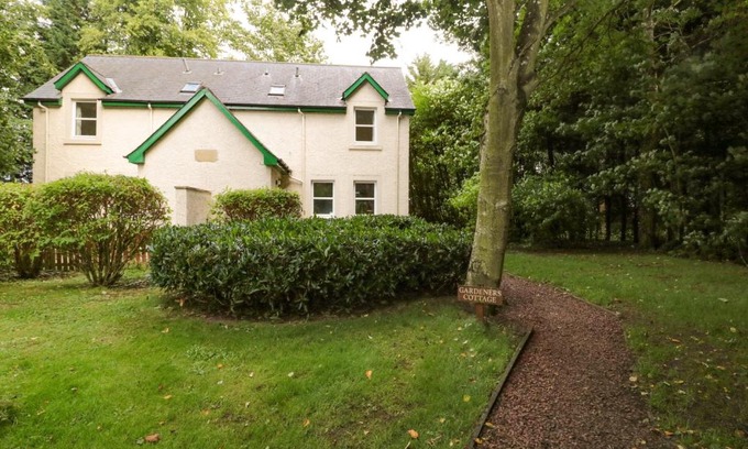 Duns House | Gardener's Cottage
