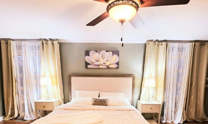 Greensboro House | Gardenscape home minutes to Greensboro Coliseum & High Point Furniture Market
